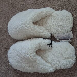 ⭐️NEW⭐️Gap slippers